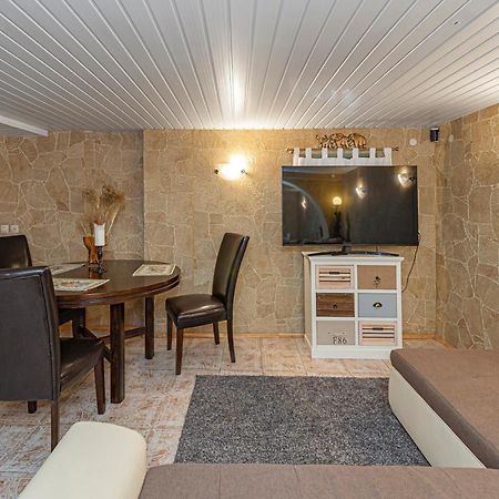 Spacious Studio Apartment By Polo Apartments Каунас Экстерьер фото