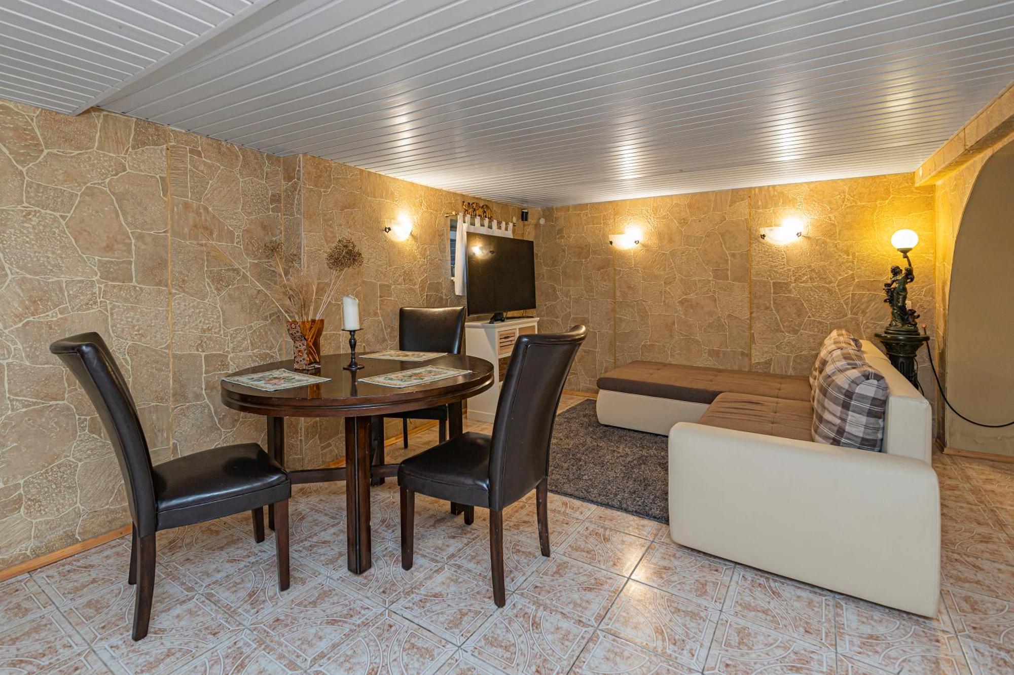 Spacious Studio Apartment By Polo Apartments Каунас Экстерьер фото